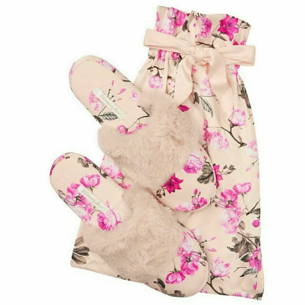 Victoria’s Secret Satin Slippers w/ Bag, Medium